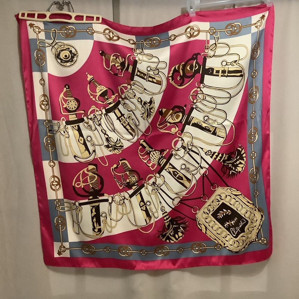 Chain print scarf by Moda Manhattan